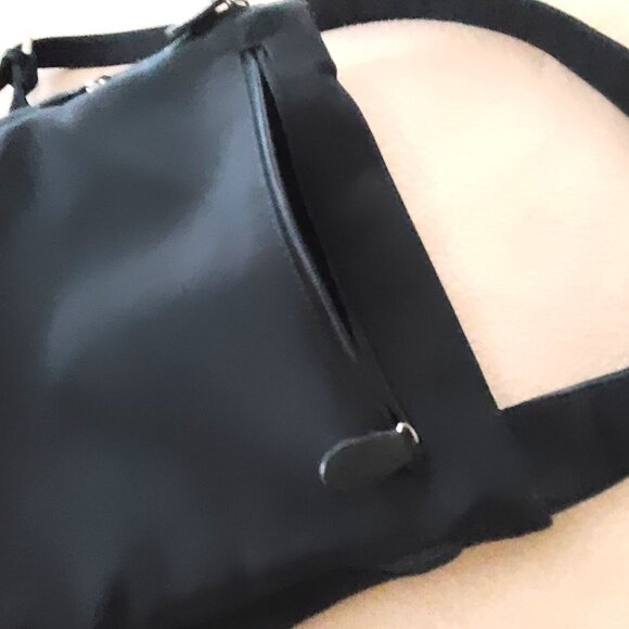 Vintage Hobo International Flight Path Black Nylon Front Flap Crossbody Bag - Picture 10 of 16